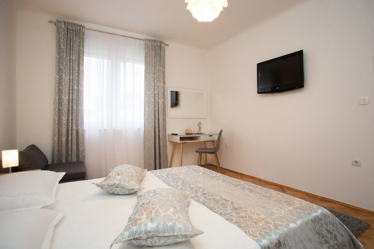 Apartment Split