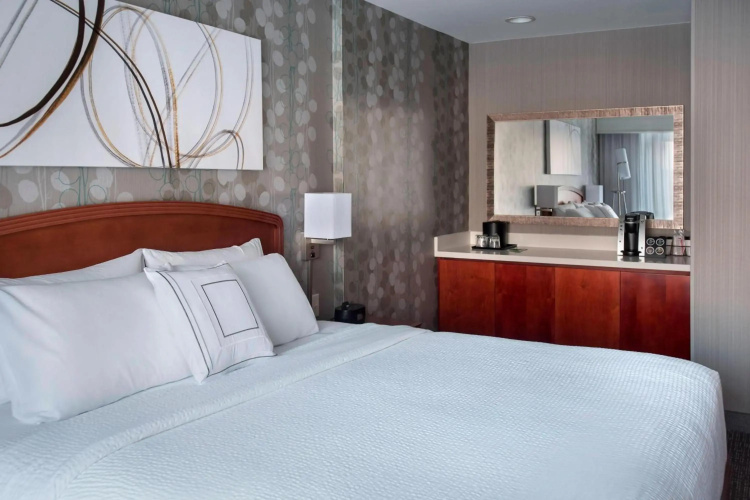 Courtyard by Marriott Lebanon