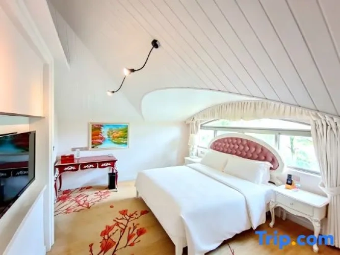 4 Bedrooms Double Villa