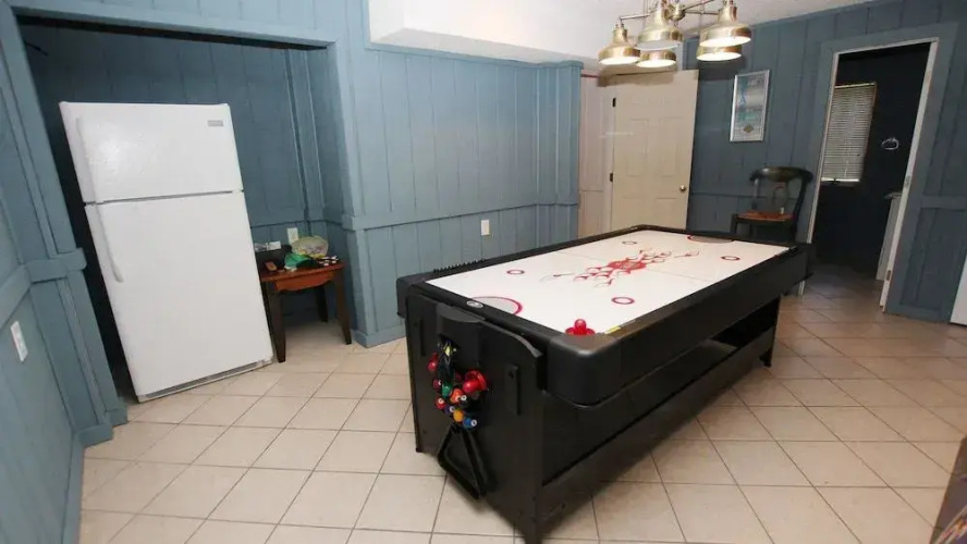 Goat Locker - 5 Br Home