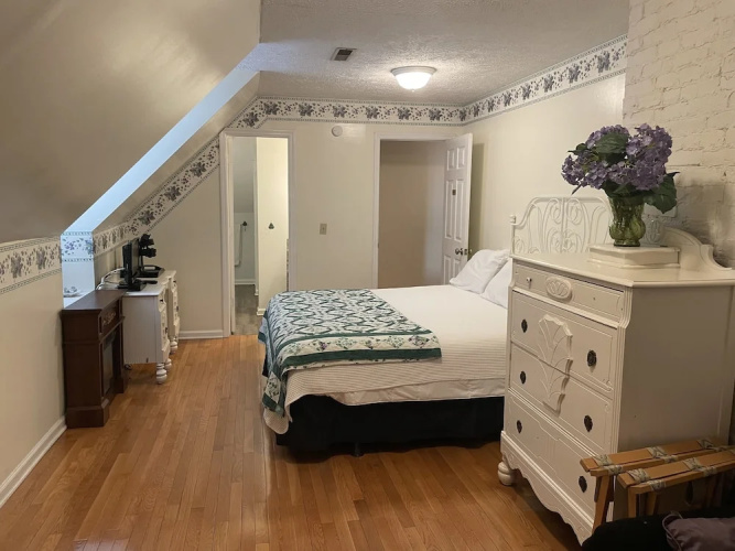 Carriage Lane Inn
