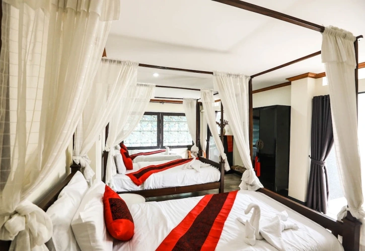 Deluxe Quintuple room with balcony