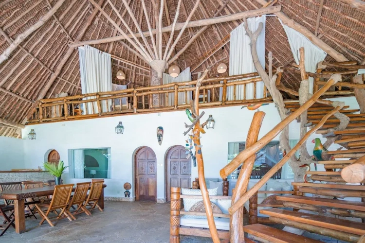3 Bedrooms Villa with balcony