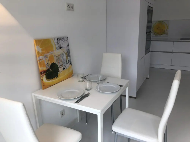 the white design apartment