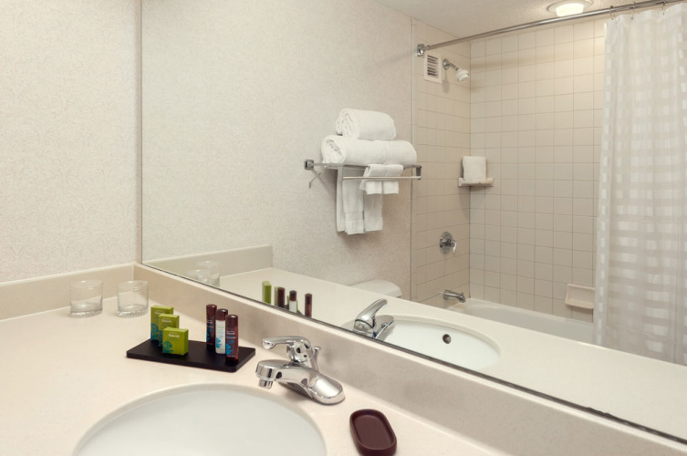 Embassy Suites by Hilton Lexington/UK Coldstream photo 9
