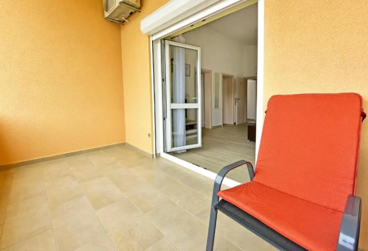 Apartment with balcony