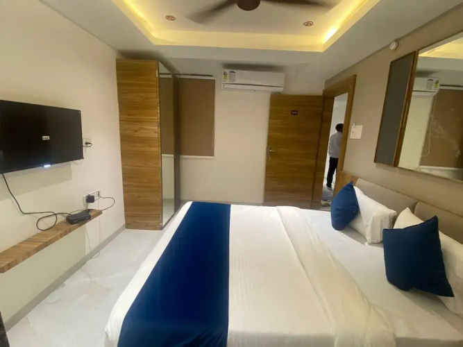JMB Hotel Height