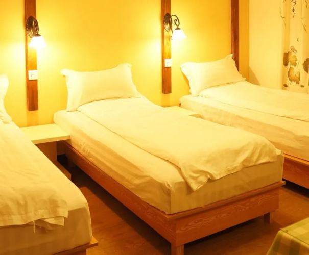 Lingyin Tangchao Hostel