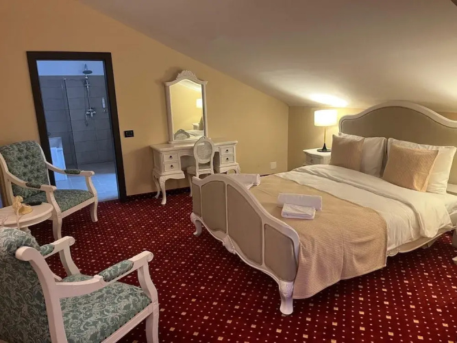 Classic Inn By Radacini