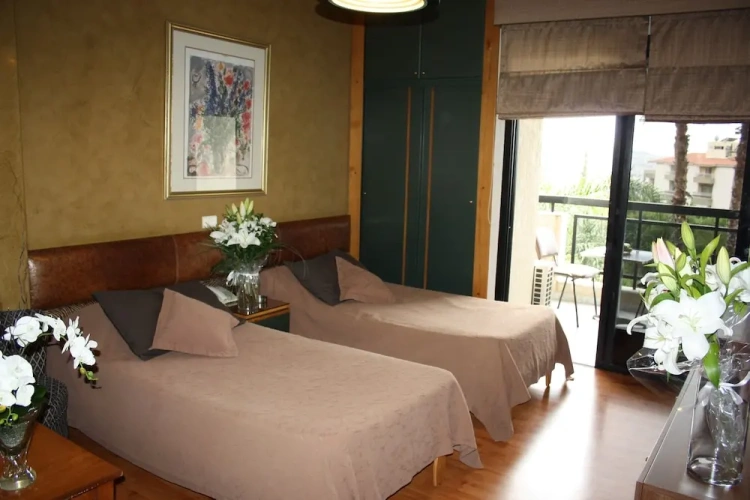 Standard Twin room with balcony