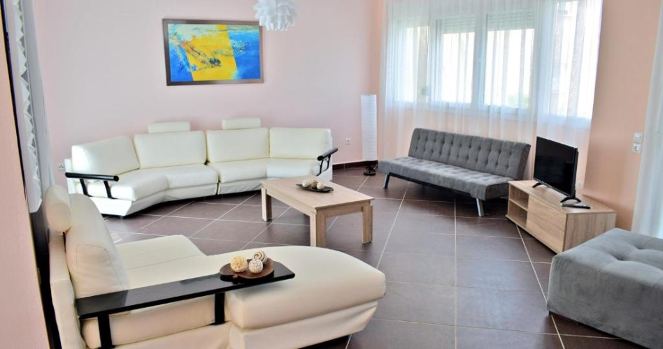 2 Bedrooms Cottage