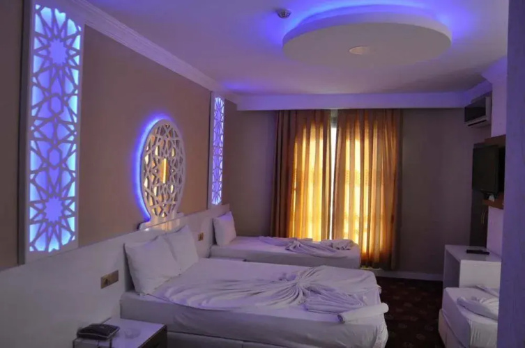 Ugur Hotel
