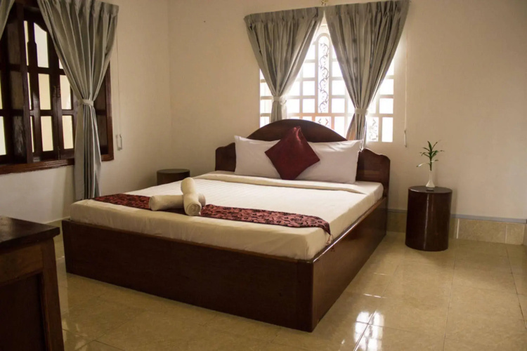 Overflow Guesthouse