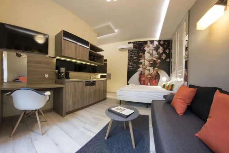 Deluxe Suite