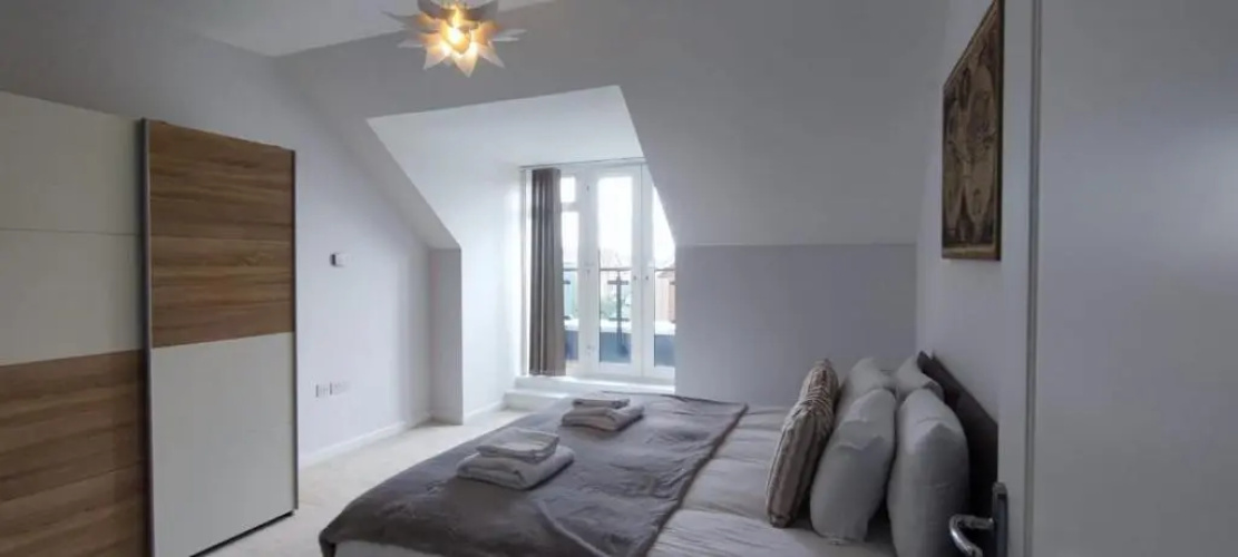 Ferndale Serviced 4 Bedroom 2 Bath House