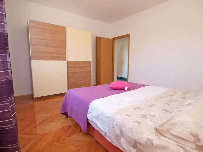 Apartments Mihatović