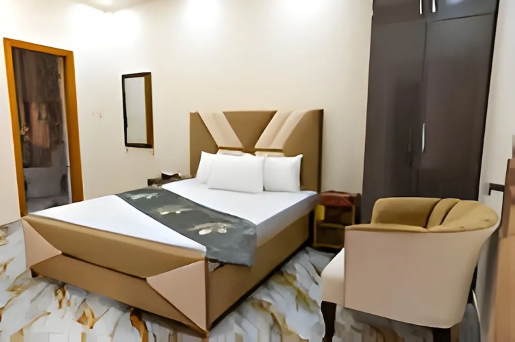 Serene Elegance Hotel