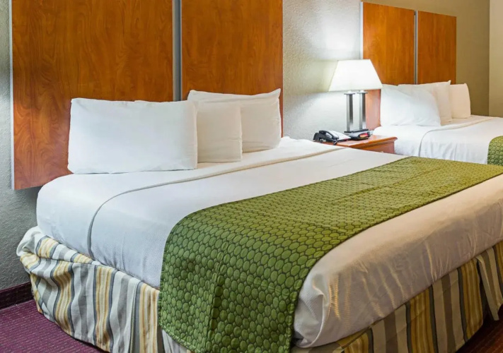 Econo Lodge & Suites