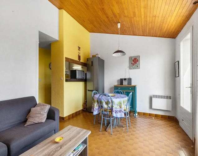 Seaside Family Apartment in Agde