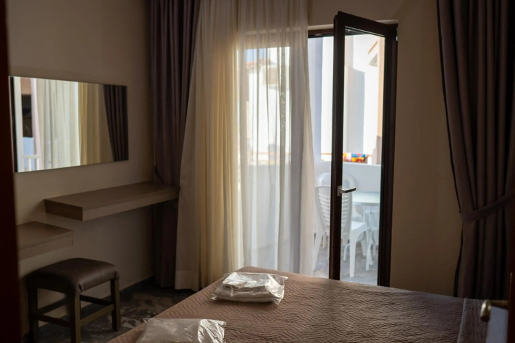 Ekavi Hotel