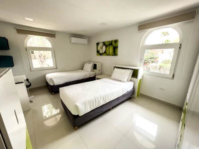 4 Bedrooms Cottage