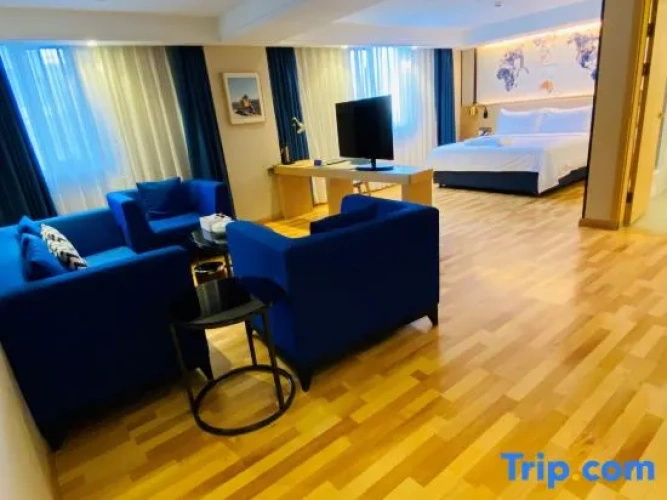 1 Bedroom Deluxe Suite