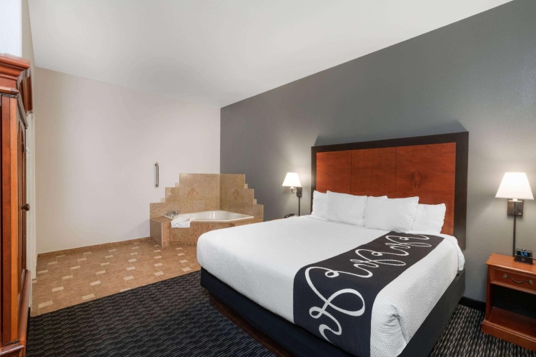 Deluxe Double Family Suite