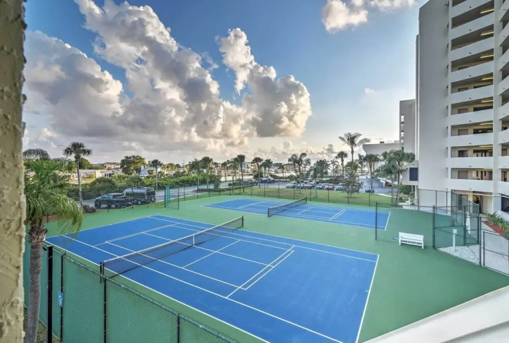 Gulf-view Hudson Condo in Waterfront Resort!