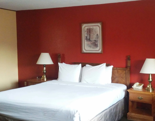 Brookside Lodge