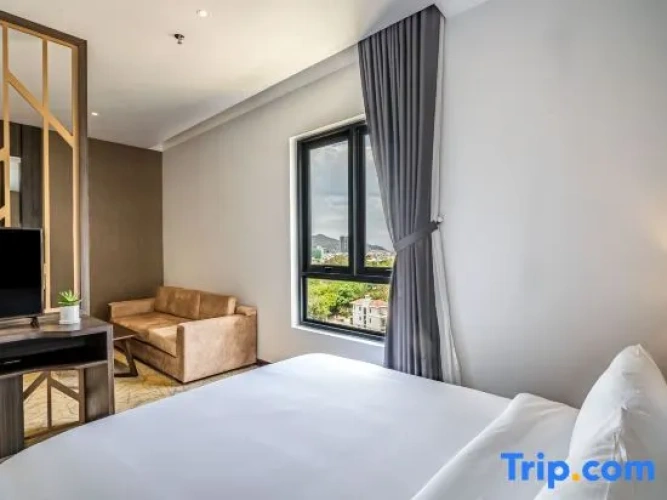 Quadruple Family Suite with city view