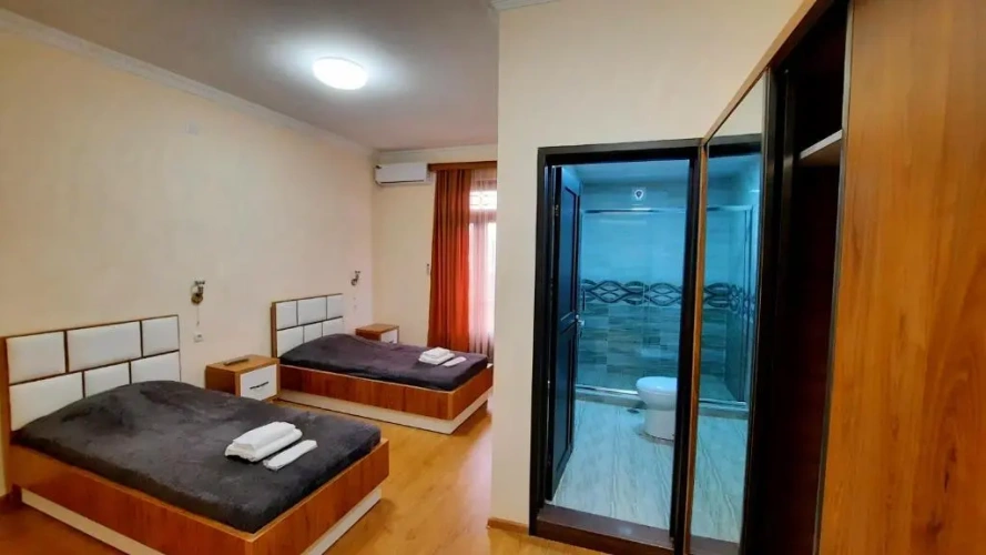 Standard Twin room with balcony