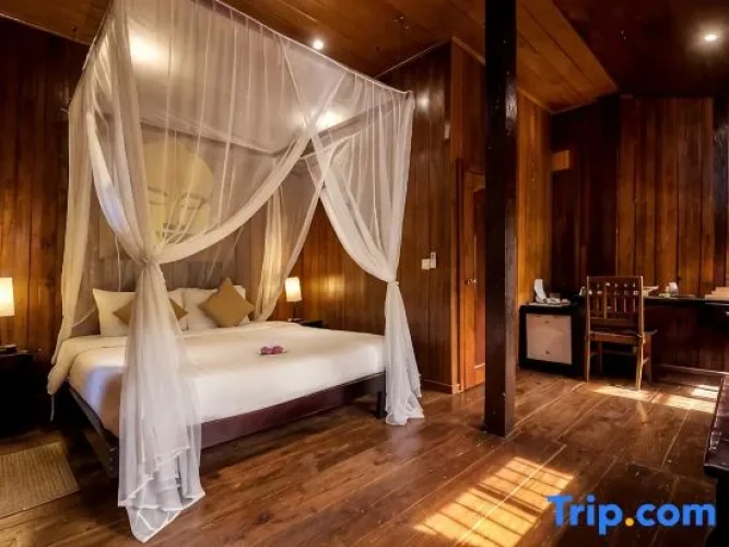 5 Bedrooms Double Cottage