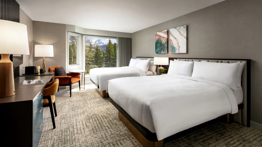 Standard Quadruple Club room