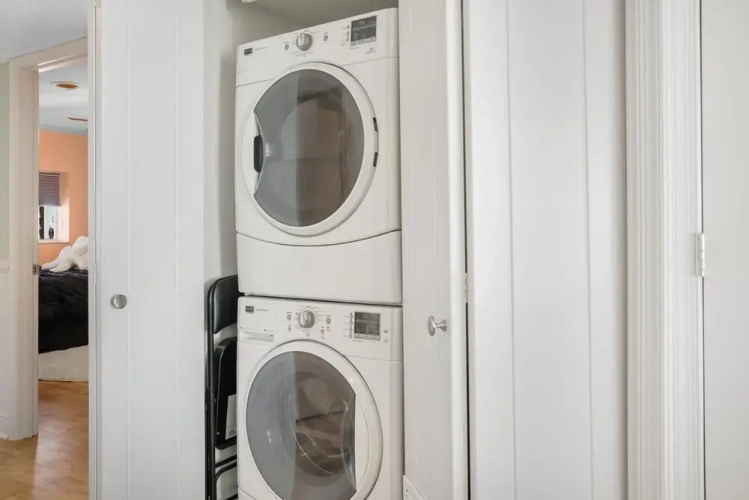 Harbour Island 402m 2 Bedroom Condo
