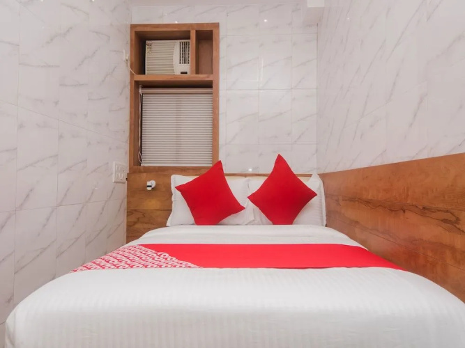 OYO 17202 Hotel Indore