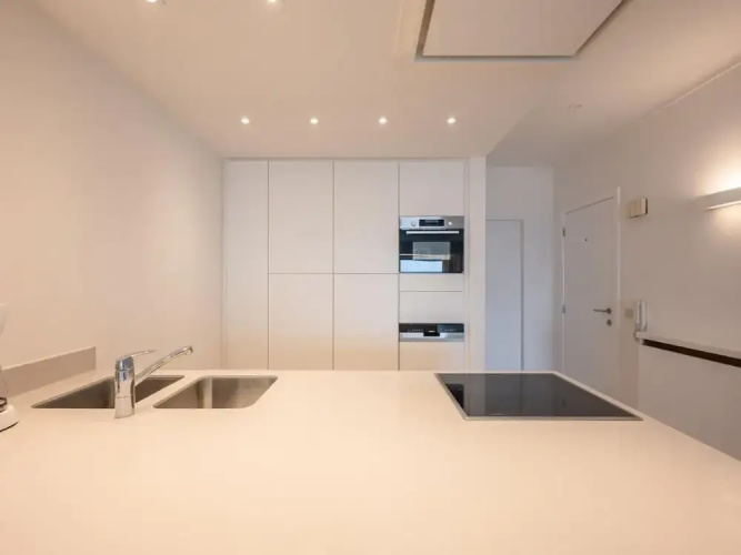 Spacious Seaside Apartment