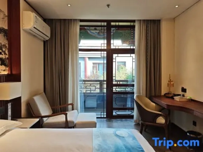 Standard Double room with courtyard view
