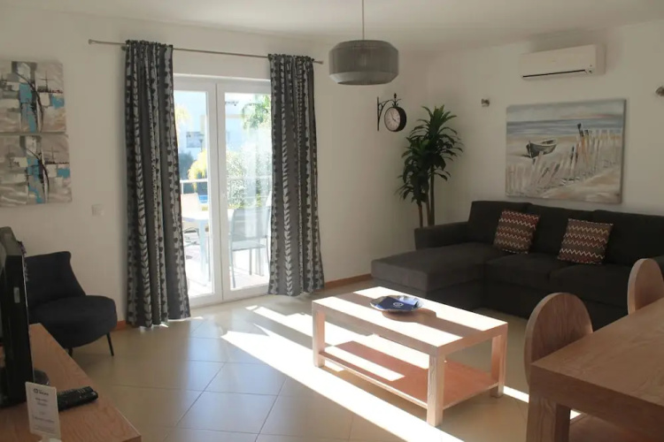 CG 11C - Pool - Cabanas Gardens