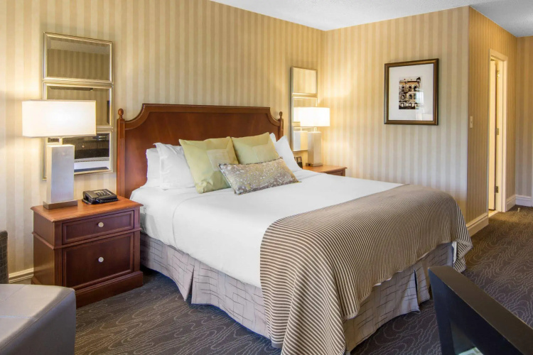 Omni Charlottesville Hotel