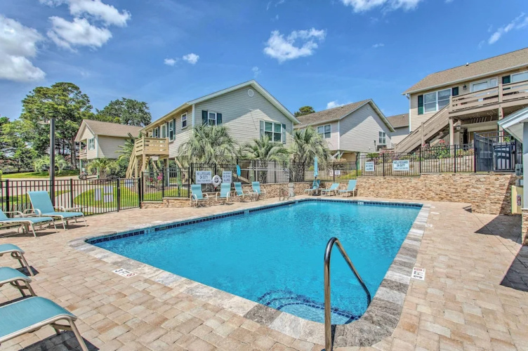 Updated Myrtle Beach Cottage w/ Shared Pool!