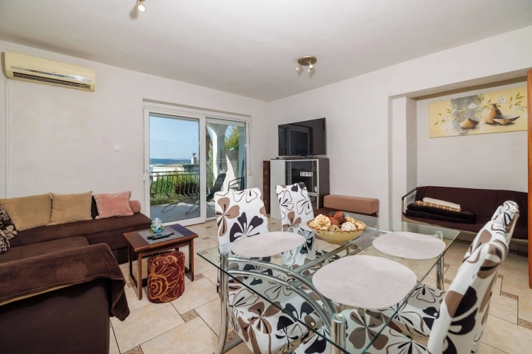 Apartment with balcony