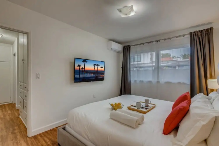 Walk To Beach 2BR Top Location - AA