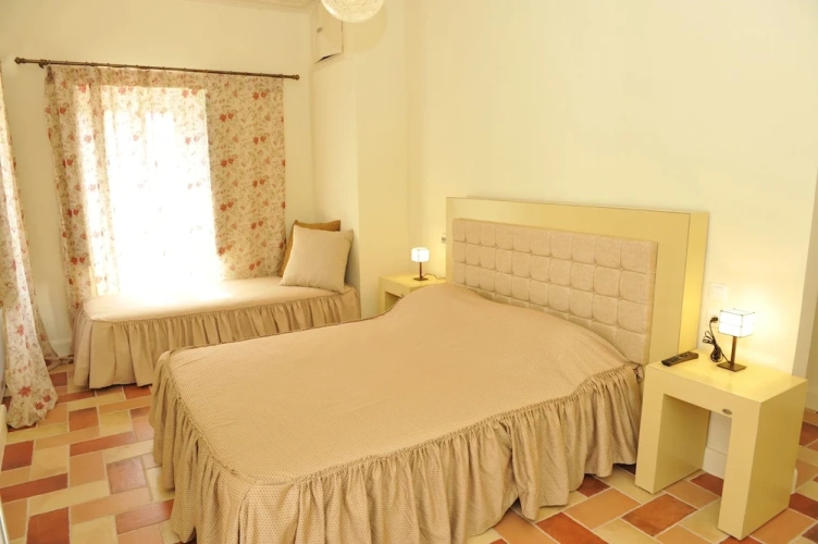 Grand Triple room