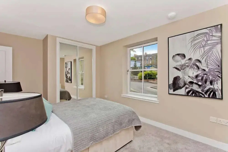 3 Huntingdon Place