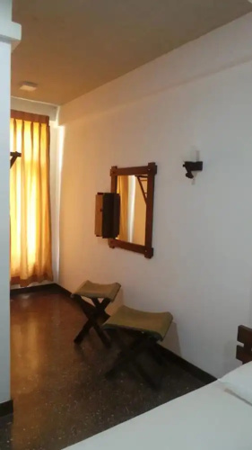 Hotel Elaine