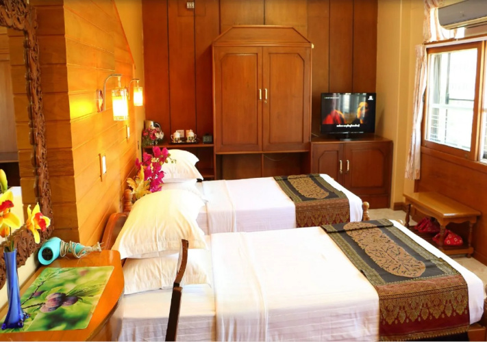 Royal City Hotel