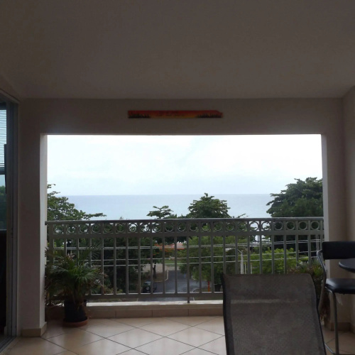 Front Beach Luxury Apartment
