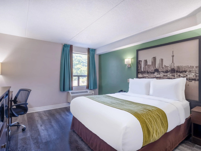 Super 8 by Wyndham Toronto East ON