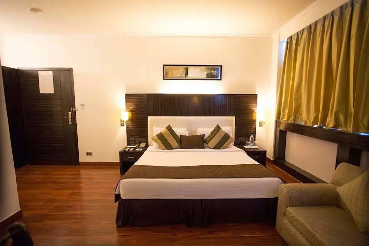 Majestic-2, Hotel Crossroads