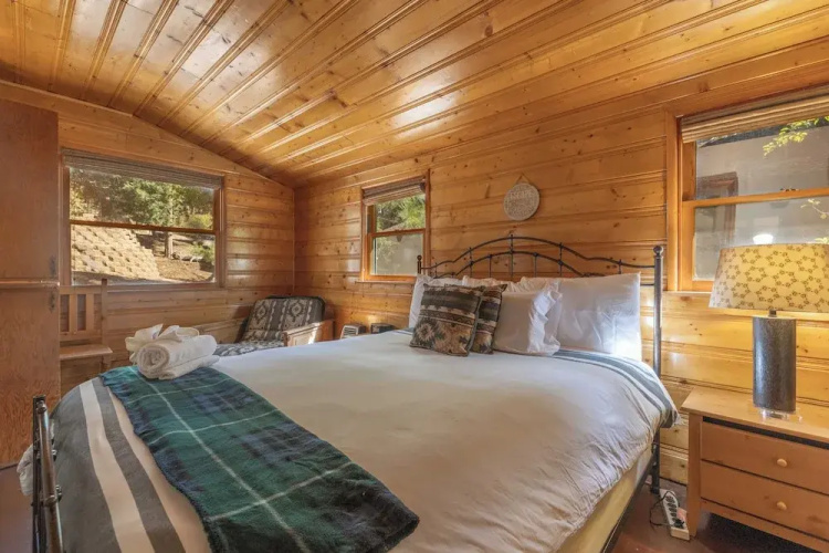 True Big Bear Lake Cabin with jacuzzi